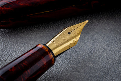 Byakudan Fountain Pen – Urushi Lacquer Finish