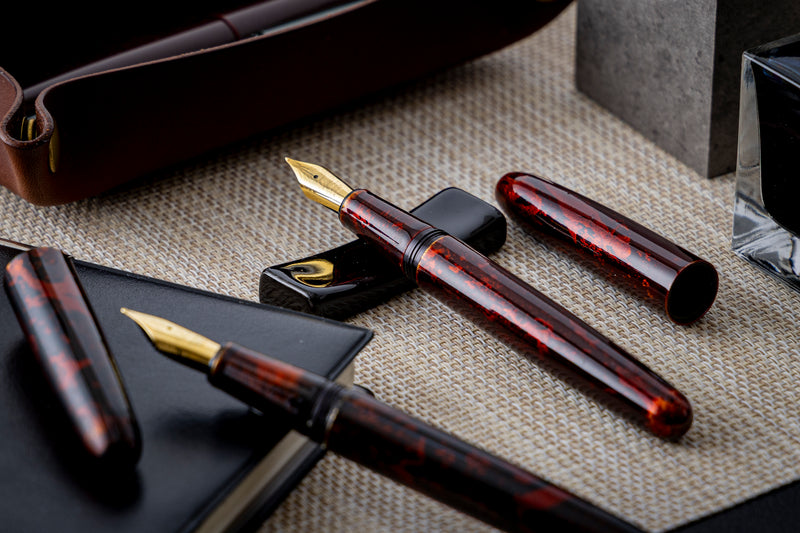 Byakudan Fountain Pen – Urushi Lacquer Finish
