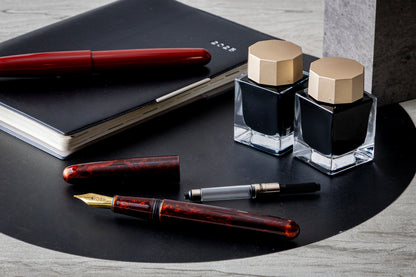 Byakudan Fountain Pen – Urushi Lacquer Finish